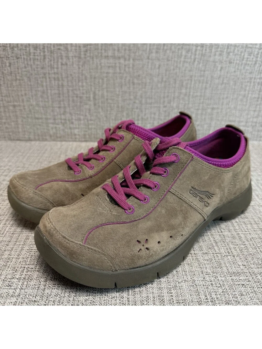 Dansko Shoes Womens Sz 38 EU Tan Suede Leather Elise Comfort Walking Sneaker